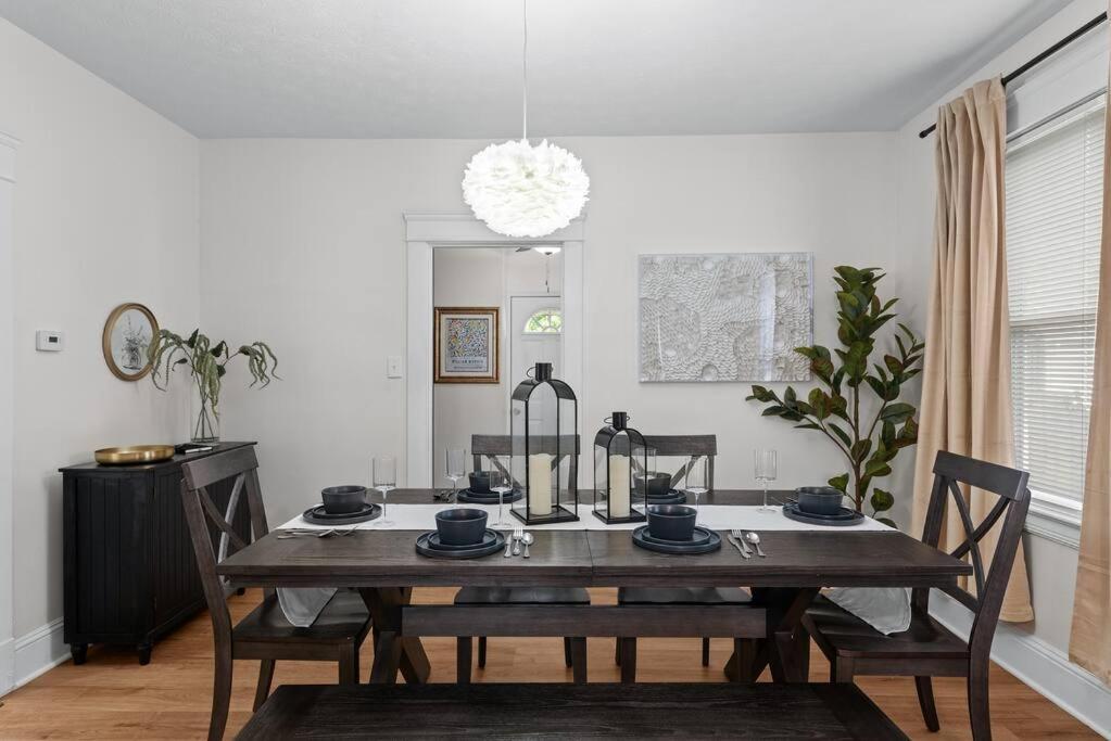 فيلا Charming Retreat In كليفلاند المظهر الخارجي الصورة